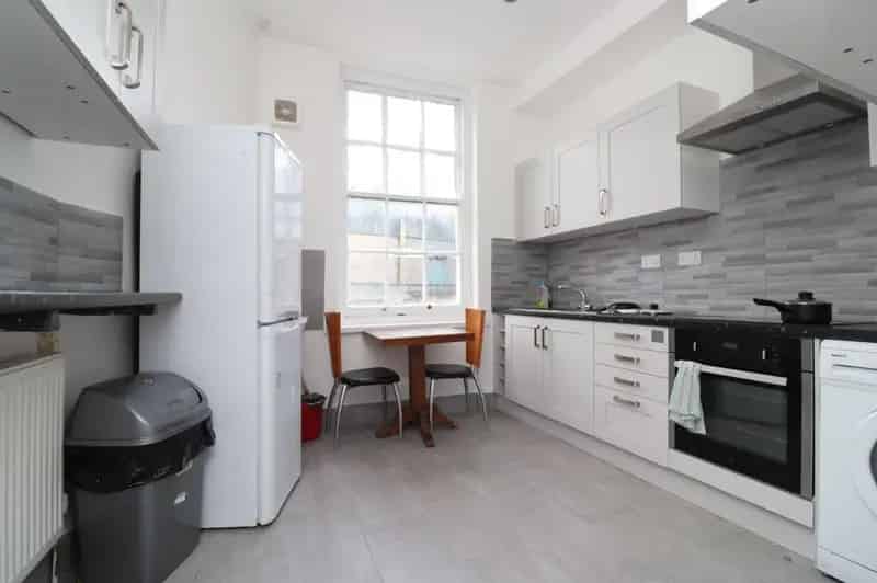 1 Bedroom Flat Share Near Stepney Green Station