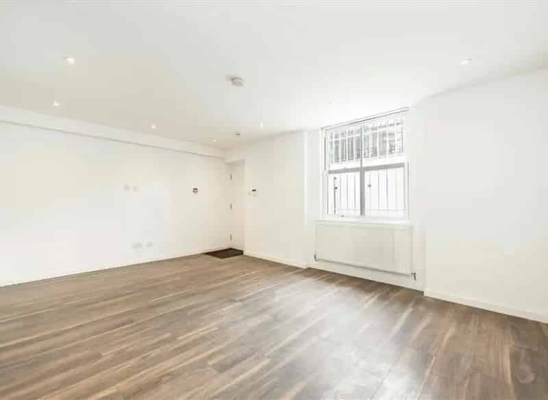 Two Bedroom Victorian Basement Apartment Near New Cross Gate
