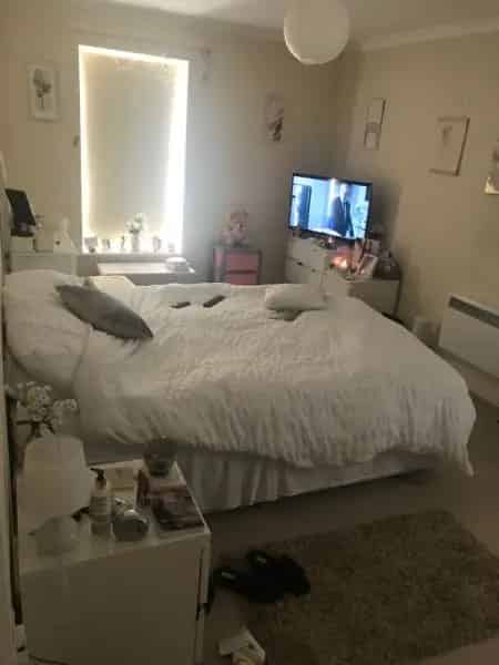 Bright 2 Bed House Near Two Rivers Shopping Centre