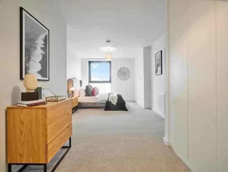 2 Bedroom Flat Bournemouth Near Beach and Train Station