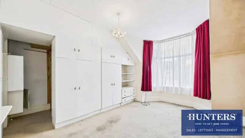 2 bedroom House
 For Sale 
Total Size: 966 SQ FT