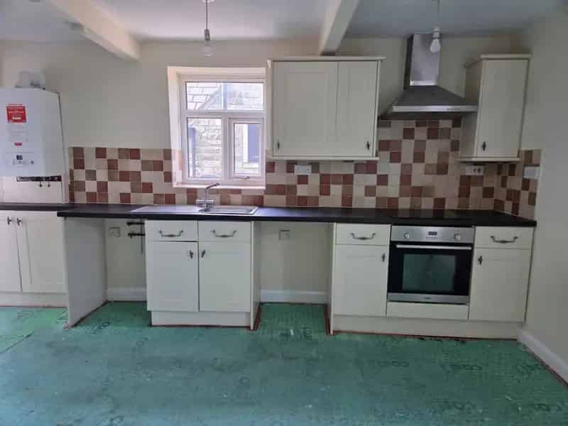 2 Bedroom House To Rent Available 09 05 2025
