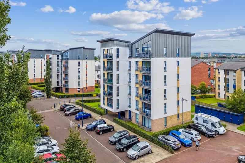 2 Bedroom Flat for Sale in Shawlands