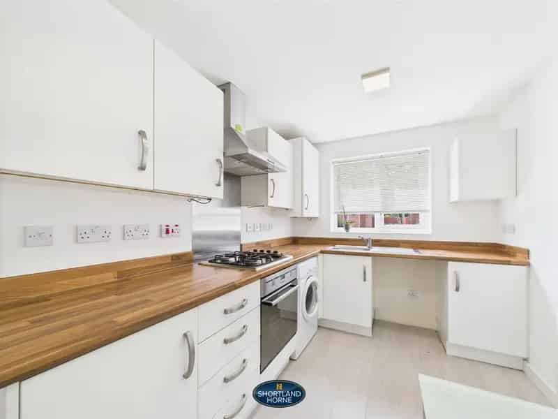2 Bedroom Semi Detached House to Rent
