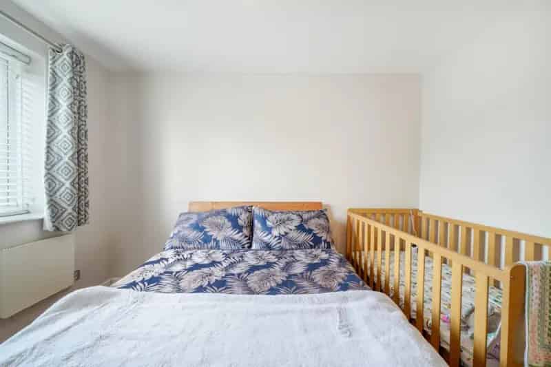2 Bedroom Flat For Sale 592 SQ FT