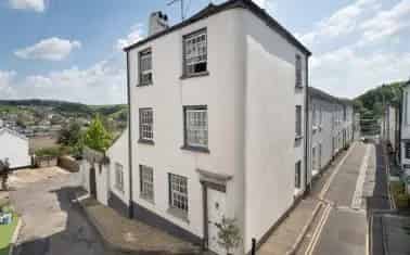 Grade II Listed 5-Bedroom House in Bideford with Estuary Views