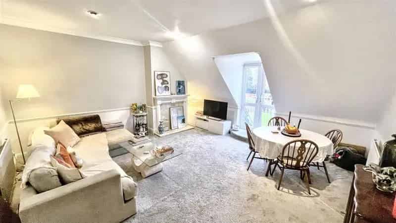 3 Bedroom Apartment to Rent