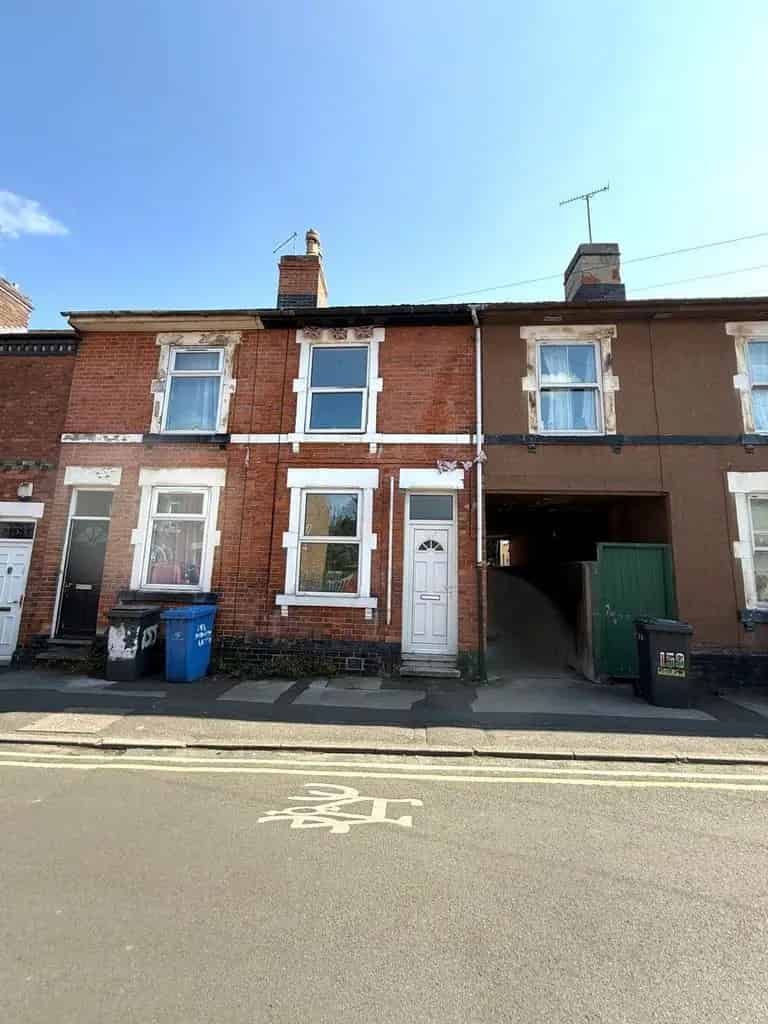 2 Bedroom End of Terrace House to Rent
