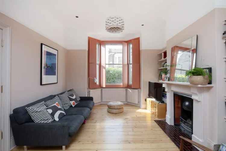 5 Bedroom Period Home with Contemporary Kitchen and Garden