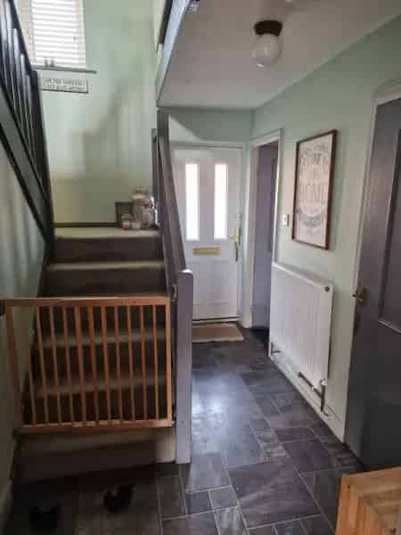 3 Bed House Plus Converted Garage - Private Garden Parking