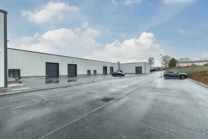 High Quality Industrial Unit 6m Eaves, Shell Spec, 3-Phase Power