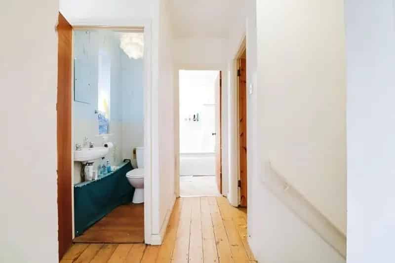 4 Bedroom Detached House with Garden and Driveway Near A27