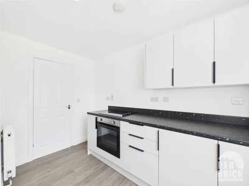 2 Bedroom Flat to Rent Little Heath