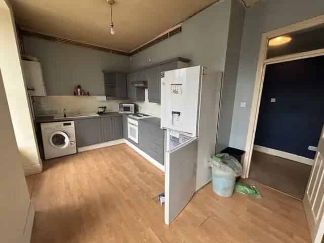 2 Bedroom Flat for Sale in Paisley Town Centre