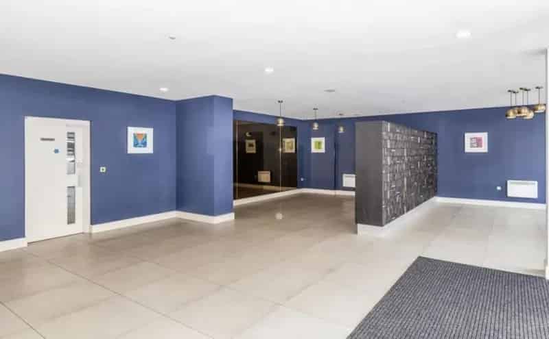 Spacious One Bedroom Apartment Near Slough Mainline Station