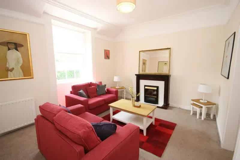 2 Bedroom Flat to Rent