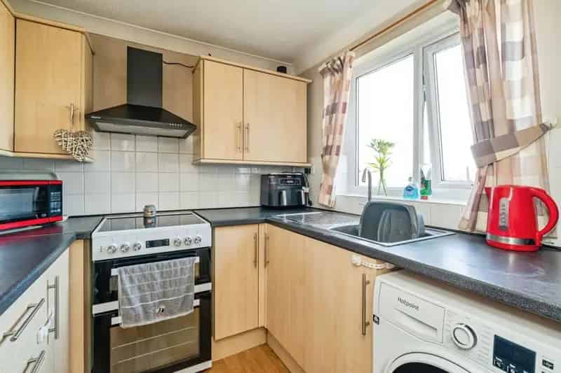 2 Bed House in Cromer with Sea Views and Garage