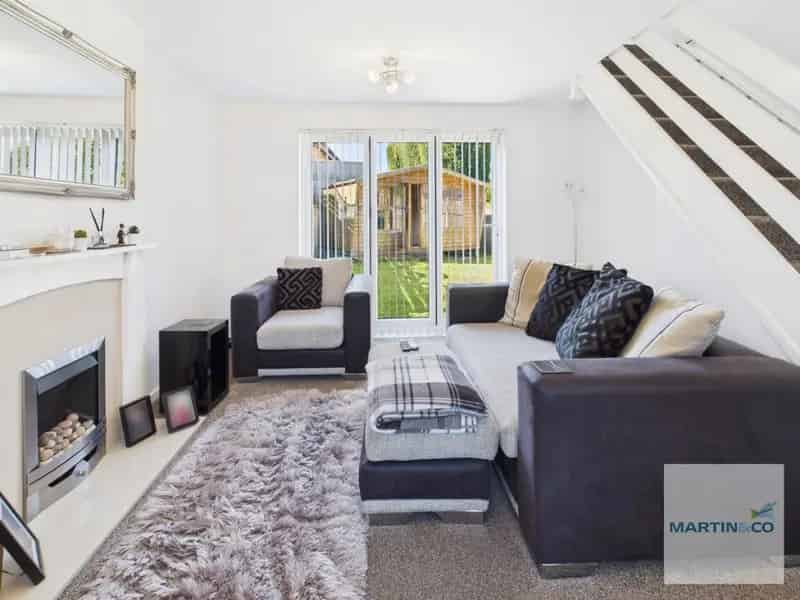 3 Bedroom Detached House For Sale Dosthill