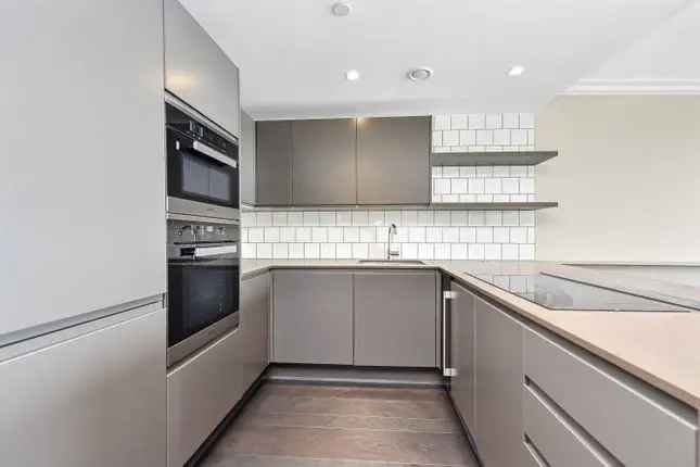 Flat for sale in Crisp Rd, London W6