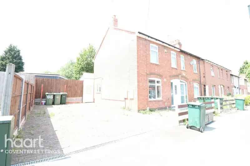 3 Bedroom End Terrace House to Rent