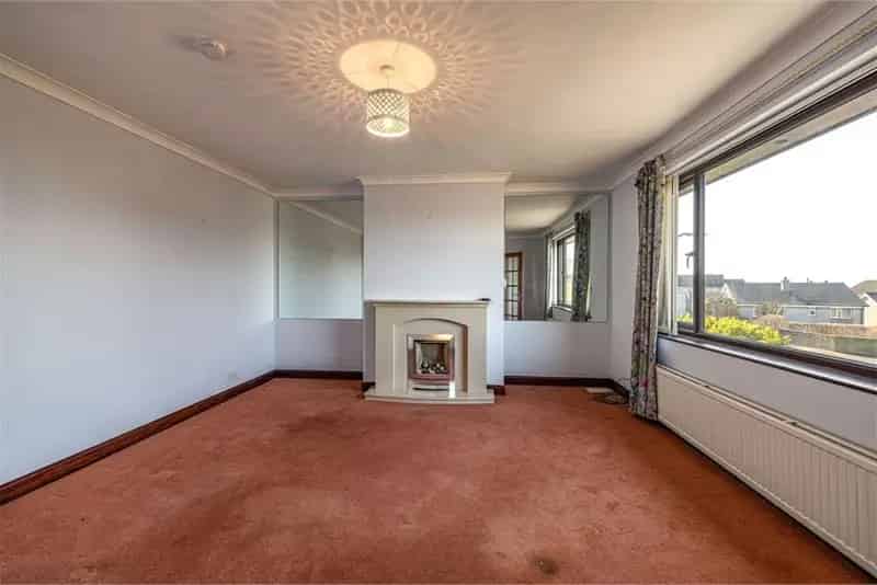 3 Bed Bungalow Detached with 2 Reception Rooms