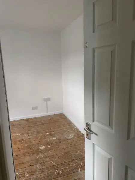 Flat For Rent in Gosport, England