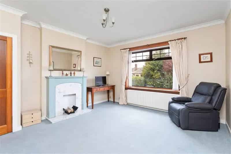 4 Bed Bungalow - Detached with 3 Reception Rooms