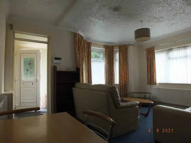 4 Bedroom Detached House Near Talbot Campus