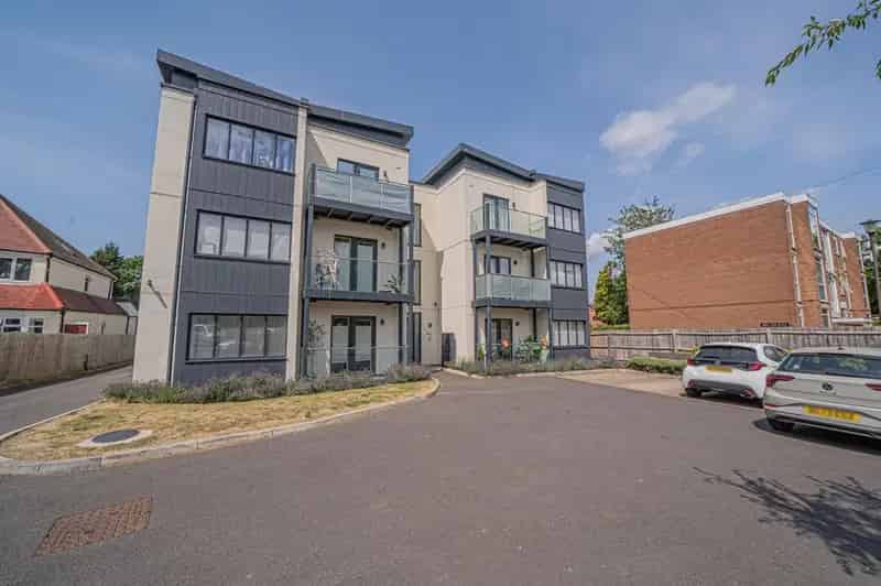 2 Bedroom Flat for Sale Hall Green Birmingham