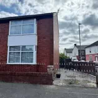 3 Bed 2 Bath End Terrace House Manchester