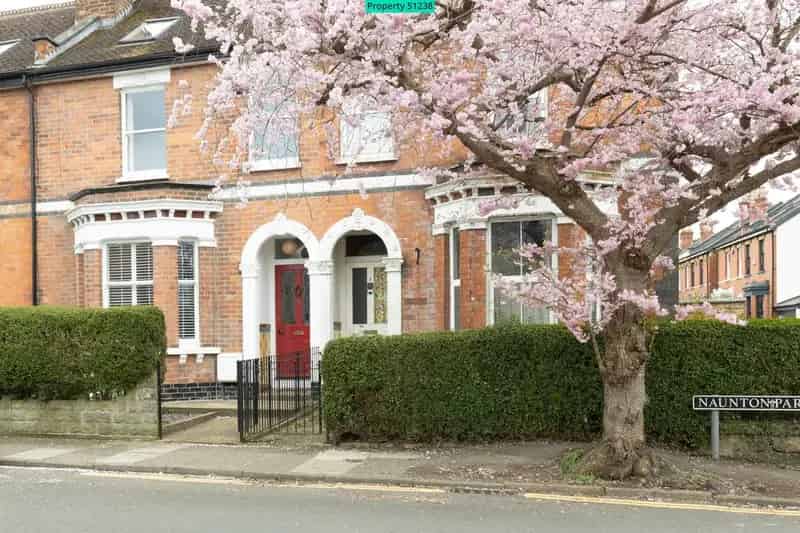 4 Bedroom Terraced House for Sale
