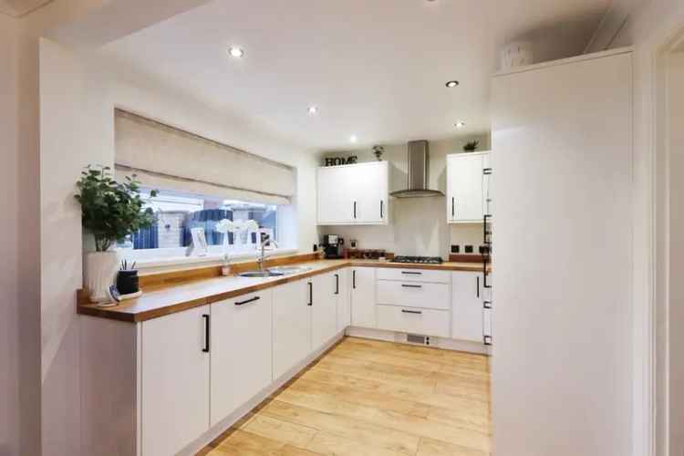 3 Bed Detached House in Mapplewell
