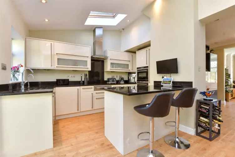4 Bedroom Terraced House for Sale in Banstead