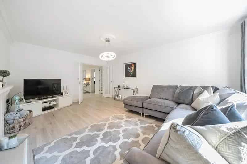 4 Bedroom Detached House for Sale West Parkside Greatpark