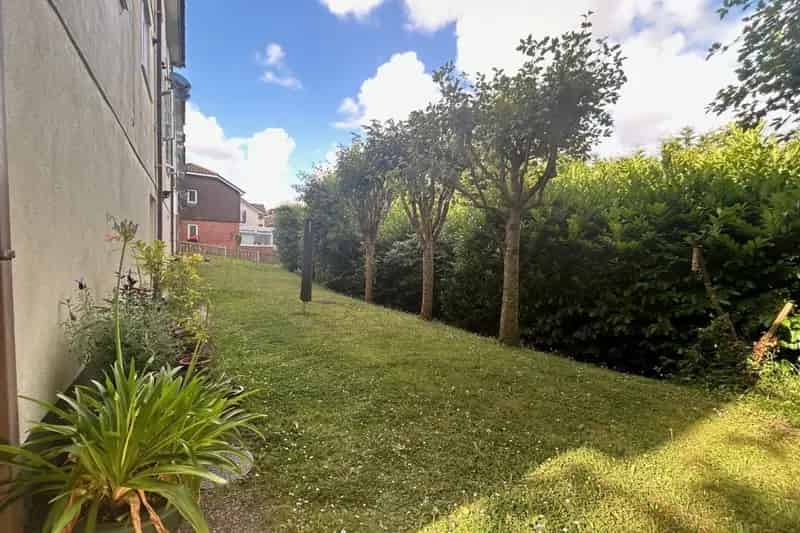 Two Bedroom Flat Tamar View Allocated Parking Refurbished