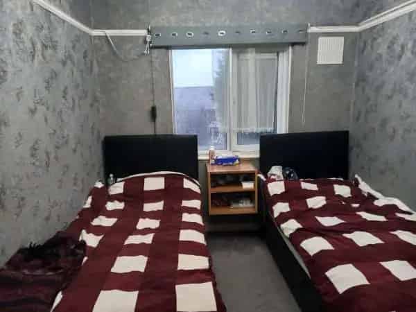 4 or 5 Bedroom House Exchange Opportunity Near Schools and Shops