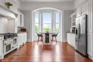 6 Bedroom Victorian Townhouse with Gardens and Parking