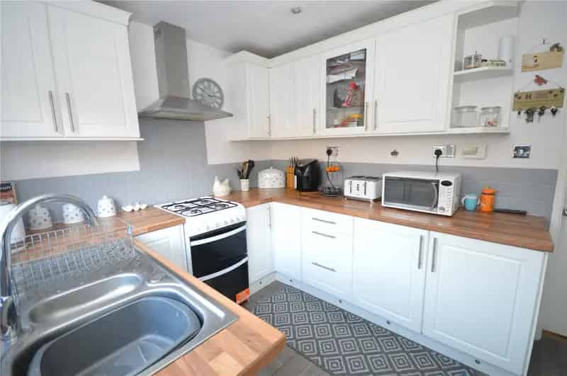 3 Bed Semi Detached House Huge Garden Near Schools and Motorways