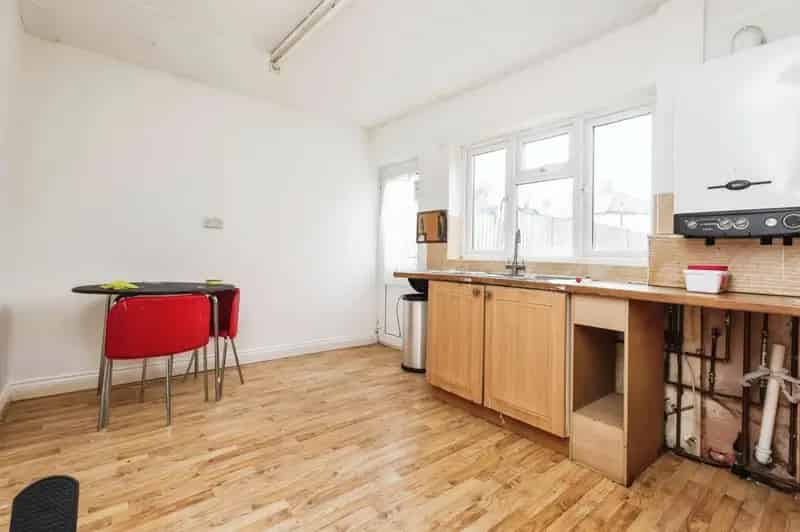 2 Bed Mid Terrace House for Sale Billets