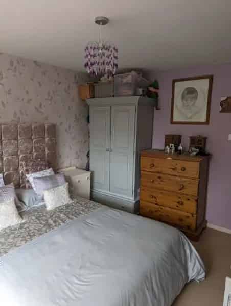 2 Double Bedroom House Near Schools Shops and Transport