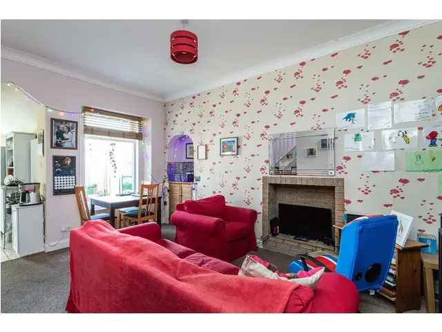 4 Bedroom Cottage for Sale in Newcraighall Edinburgh