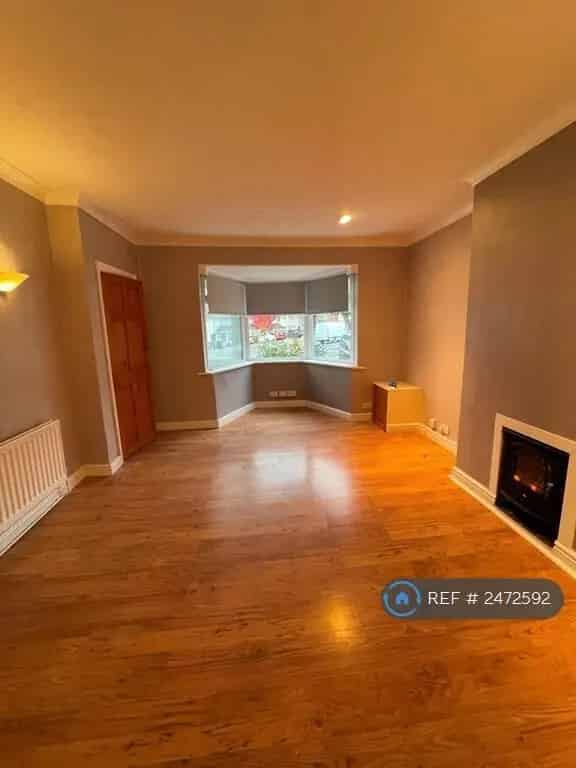 3 Bedroom Terraced House Extended Family Home