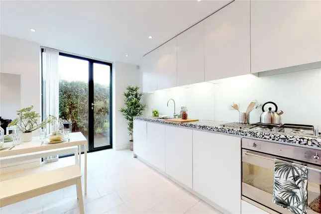 Flat to rent in Latitude House, Oval Road, London NW1