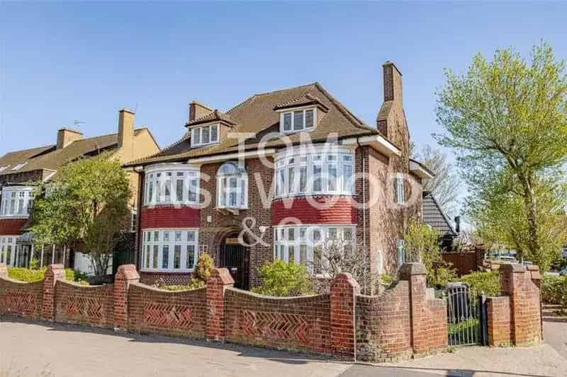 1 Bedroom Flat for Sale Barking Park