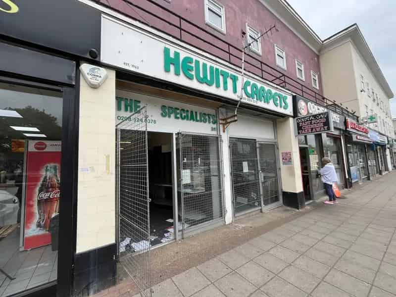 Chingford Retail Unit Class E 801 sq ft Parking Storage