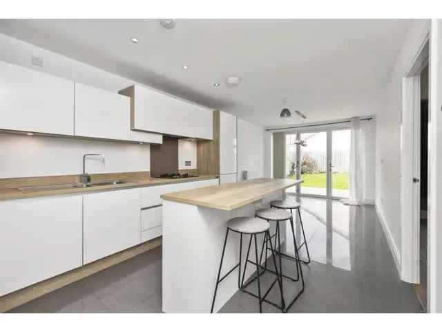 4 Bedroom Detached House for Sale in Dunbar