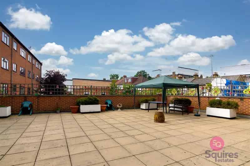 2 Bedroom Retirement Apartment Hendon Modernisation Opportunity