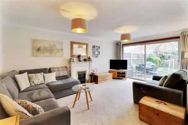 Family Home near Sevenoaks High Street and Mainline Station