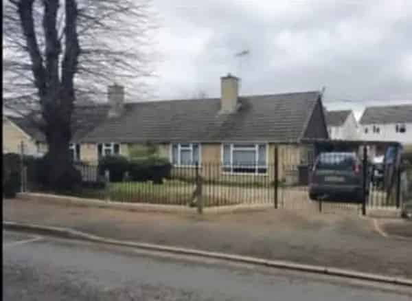 2 Bedroom Bungalow Cotswolds Semi Rural Large Garden New Boiler