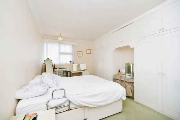 2-Bed Sea View Flat with Private Balcony and Share of Freehold